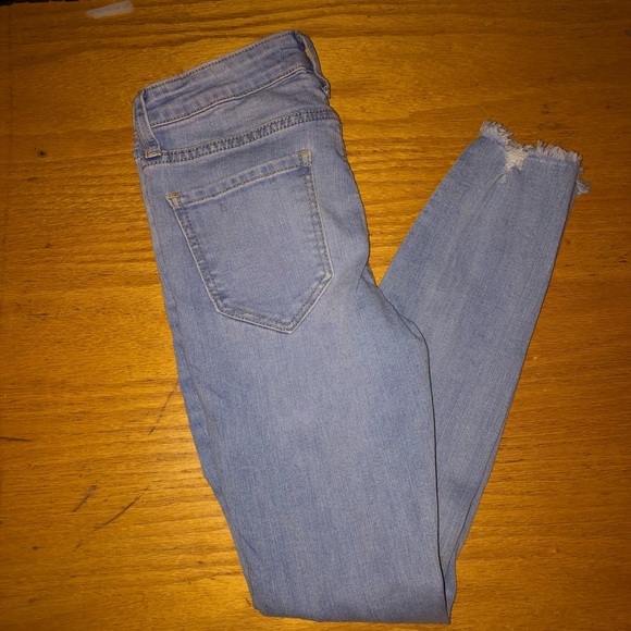 Distressed Jeans - Picture 4 of 4